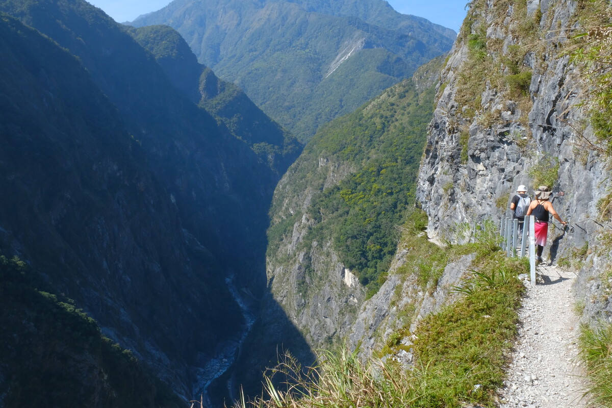 Hiking Zhuilu Old Trail